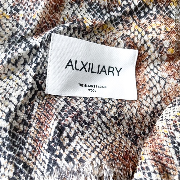 ARITZIA AUXILIARY Python Snakeskin Wool Blanket Scarf - Picture 3 of 3